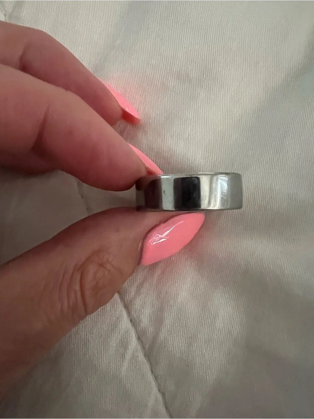 Oura gen 4 Ring (sz 9) with Silver Ring and Charger